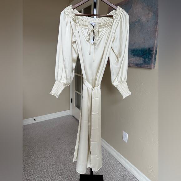 WeWoreWhat Move Me Off the Shoulder Silky Maxi IVORY small - Picture 2 of 6